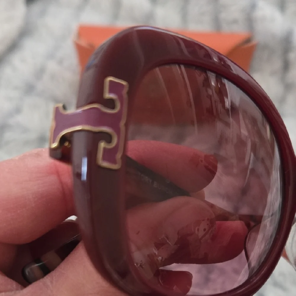 Tory Burch Burgundy Sunglasses with Case - Picture 4 of 15